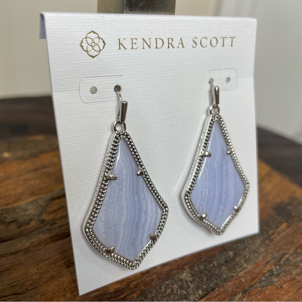 NWT Kendra Scott Silver Alex Agate Drop Earrings!